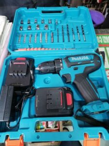 MAKITA 18V CORDDRESS WITH BITS - Image 2
