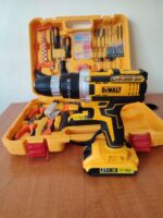 DEWALT 28V Cordless Electric Drill Tool Set WITH 2 Batteries - Image 2