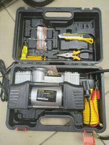 Dera Heavy Duty 2 Cylinder Tyre Inflator Air Compressor 12V